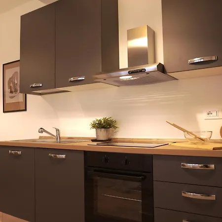 Appartement Sonnino Portello - At Your Place Milaan
